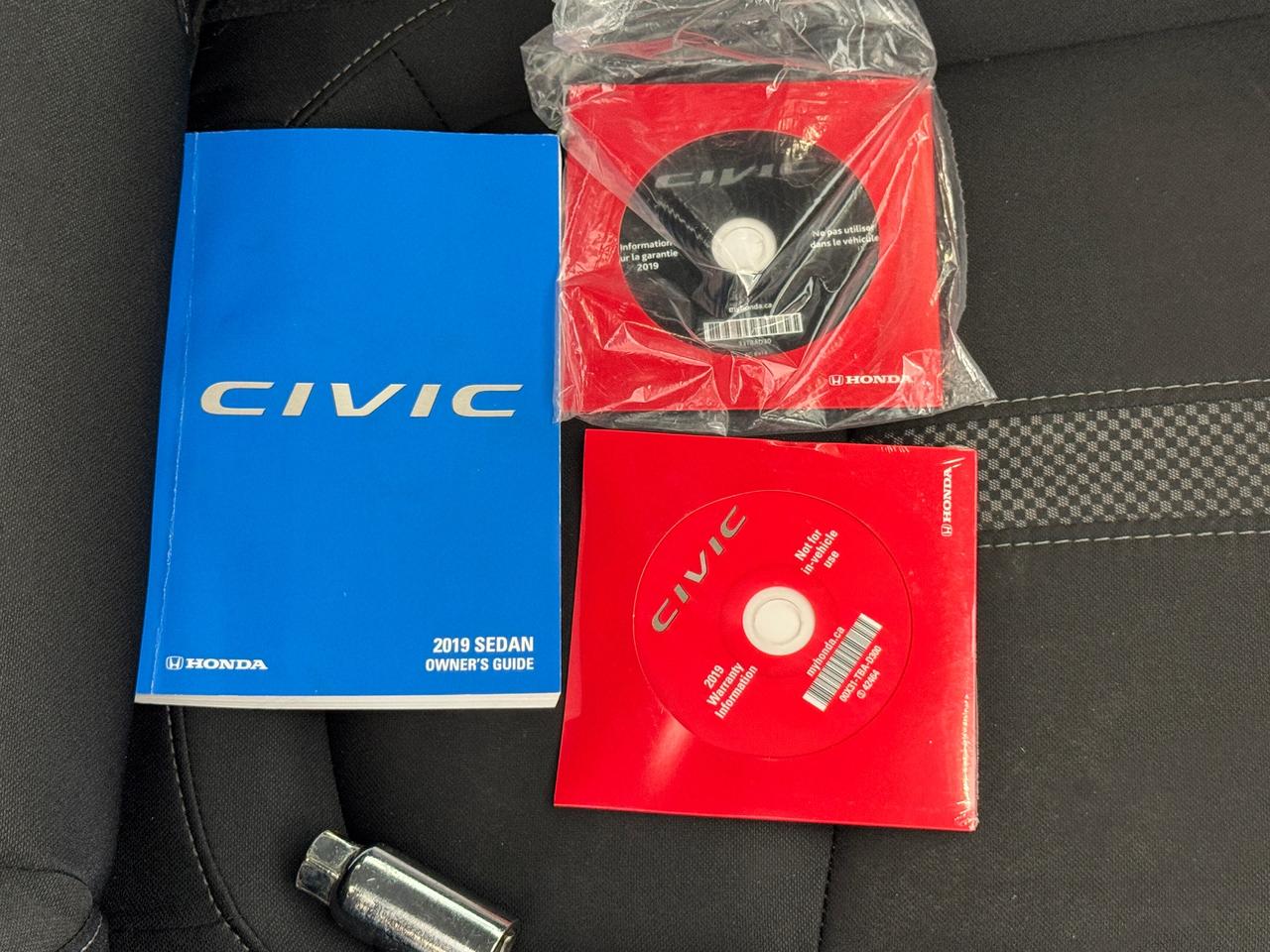 2019 Honda Civic LX Manual+New Tires+Brakes+ACCIDENT FREE Photo