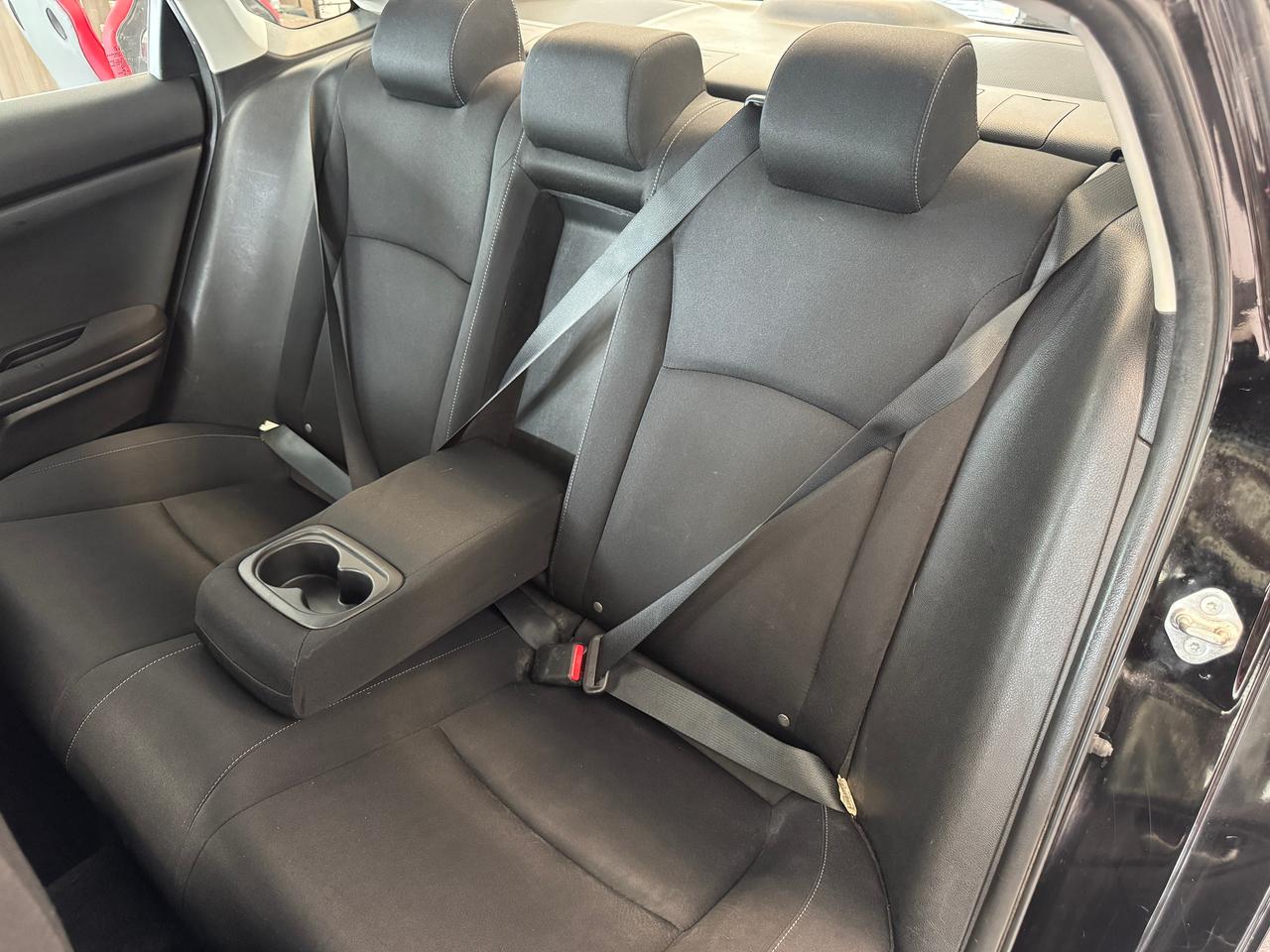 2019 Honda Civic LX Manual+New Tires+Brakes+ACCIDENT FREE Photo