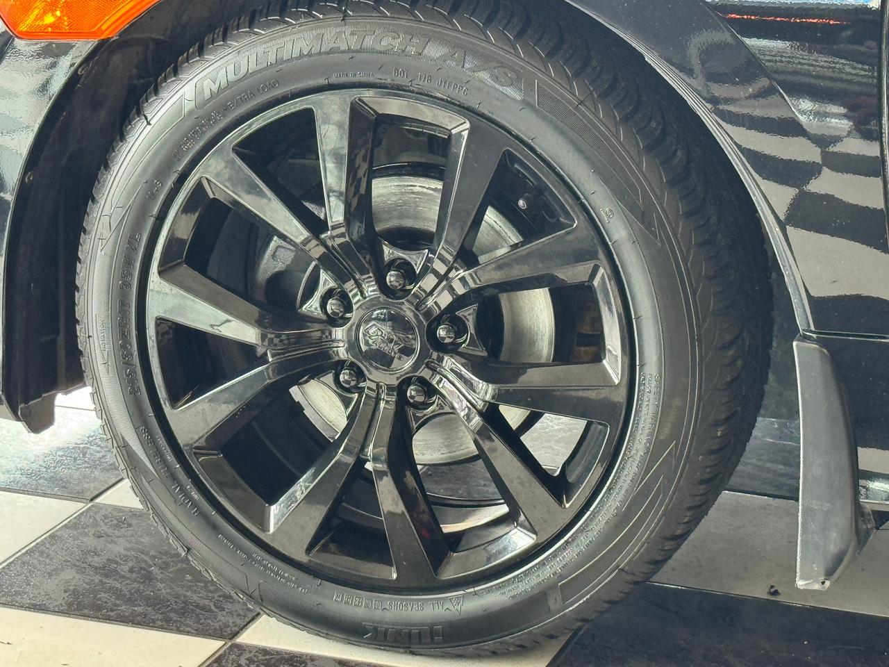 2019 Honda Civic LX Manual+New Tires+Brakes+ACCIDENT FREE Photo