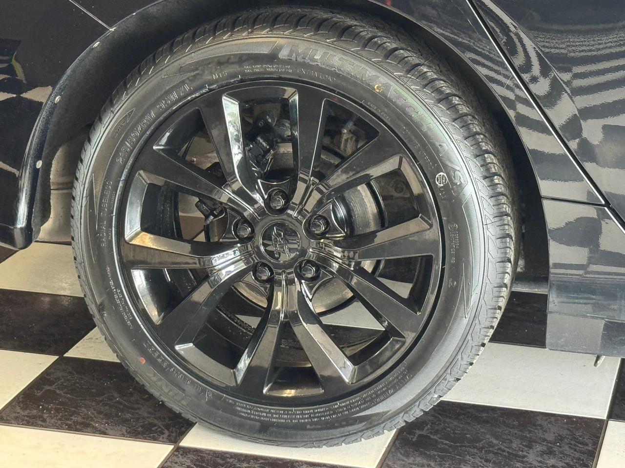 2019 Honda Civic LX Manual+New Tires+Brakes+ACCIDENT FREE Photo