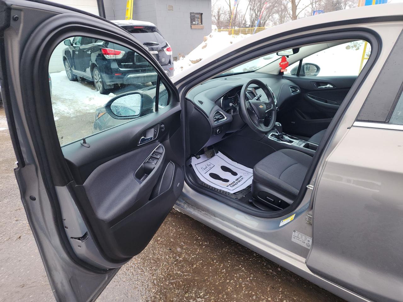 2017 Chevrolet Cruze LT l Remote Start l Heated Seats l Fuel Efficient Photo