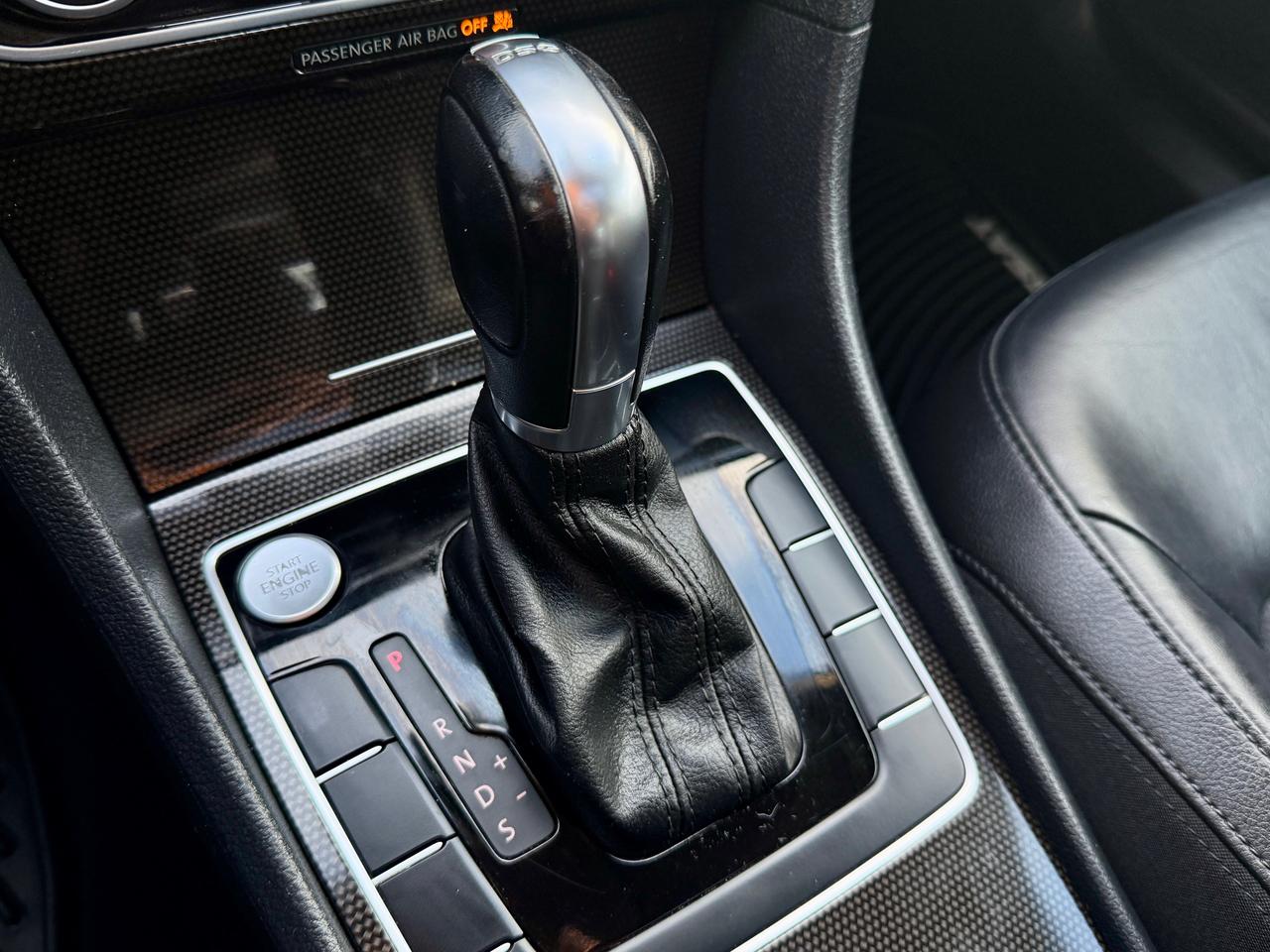 2013 Volkswagen Passat FINANCING AVAILABLE Photo12