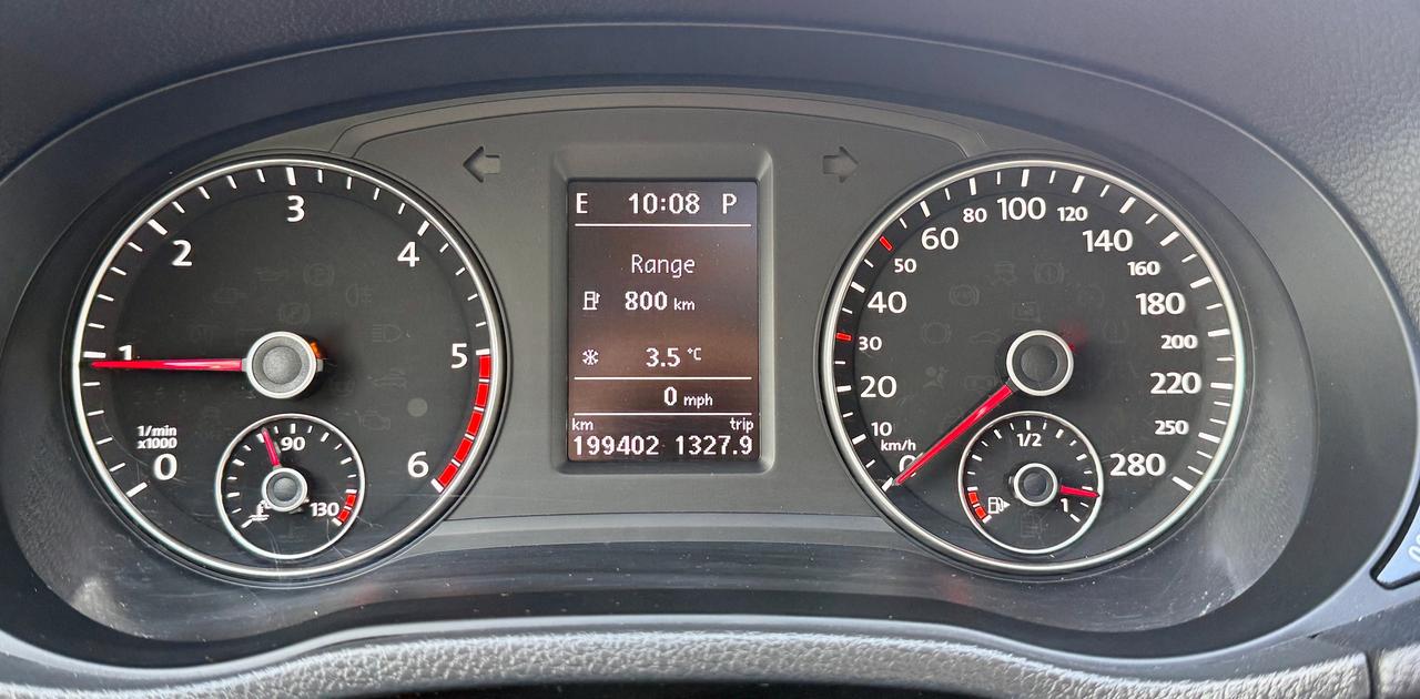 2013 Volkswagen Passat FINANCING AVAILABLE Photo11