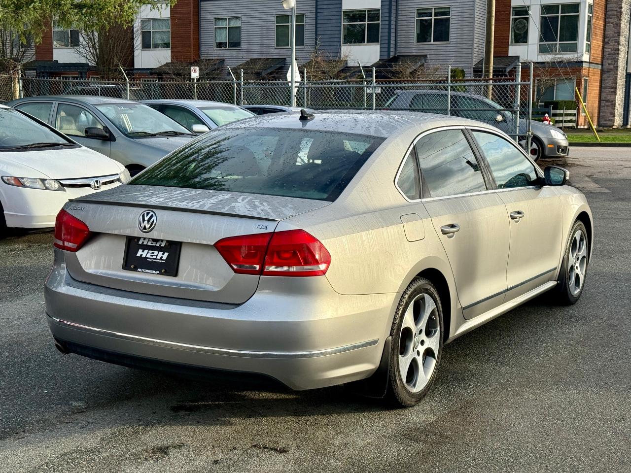 2013 Volkswagen Passat FINANCING AVAILABLE Photo5