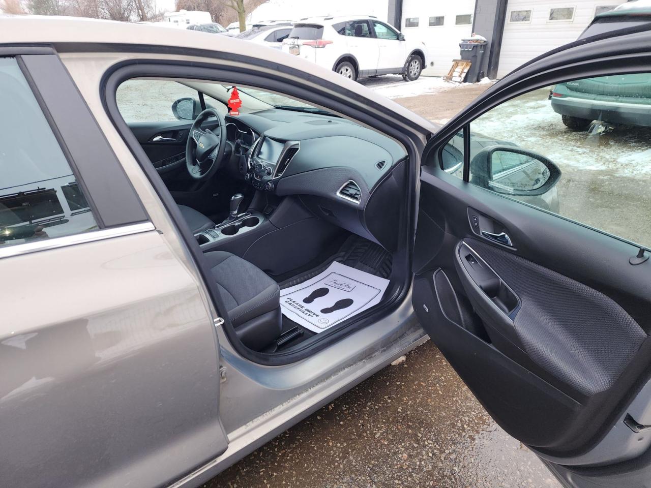 2017 Chevrolet Cruze LT l Remote Start l Heated Seats l Fuel Efficient