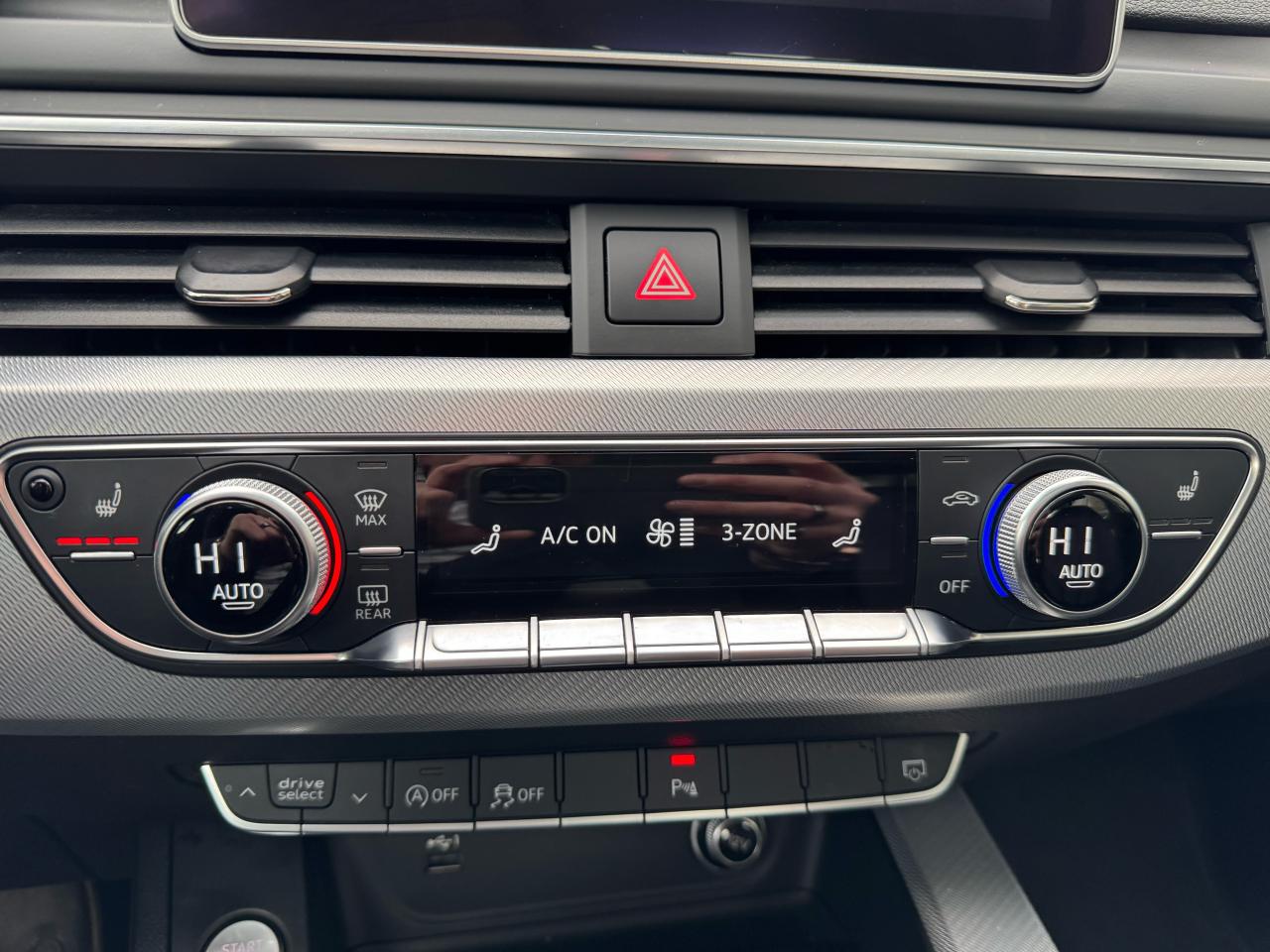 2018 Audi A4 Progressiv AWD, ONLY 73K!! NAV, LEATHER, SUNROOF!! Photo80