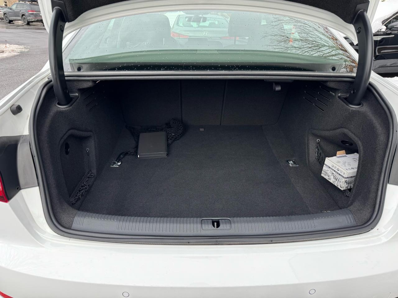 2018 Audi A4 Progressiv AWD, ONLY 73K!! NAV, LEATHER, SUNROOF!! Photo43