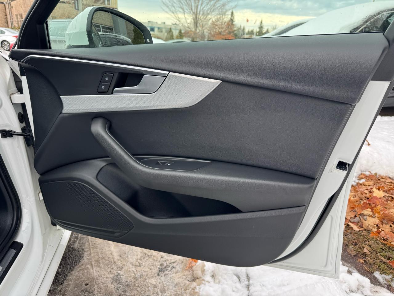 2018 Audi A4 Progressiv AWD, ONLY 73K!! NAV, LEATHER, SUNROOF!! Photo44