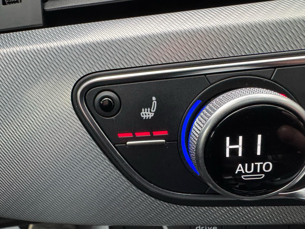 2018 Audi A4 Progressiv AWD, ONLY 73K!! NAV, LEATHER, SUNROOF!! Photo81