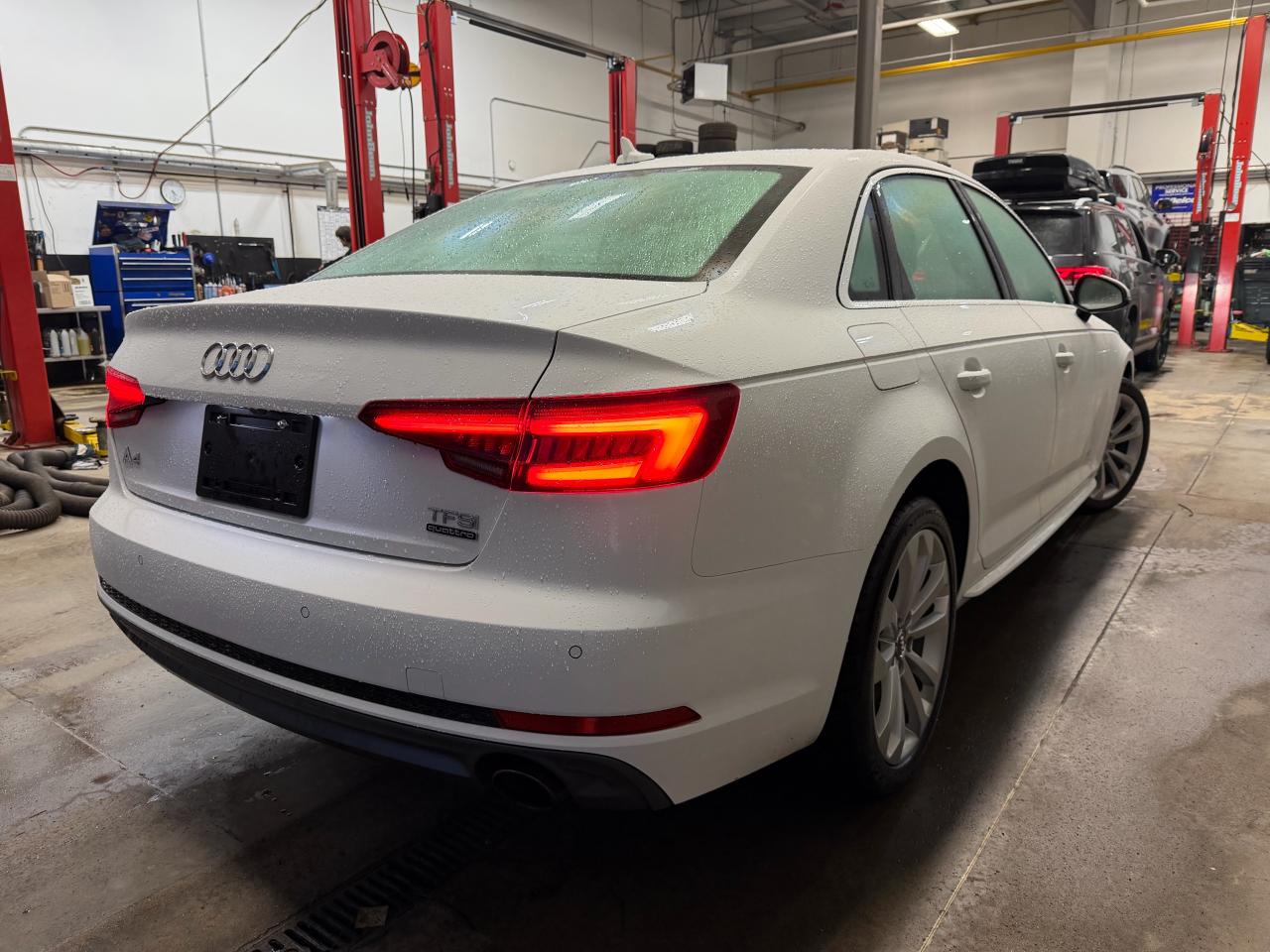 2018 Audi A4 Progressiv AWD, ONLY 73K!! NAV, LEATHER, SUNROOF!! Photo57