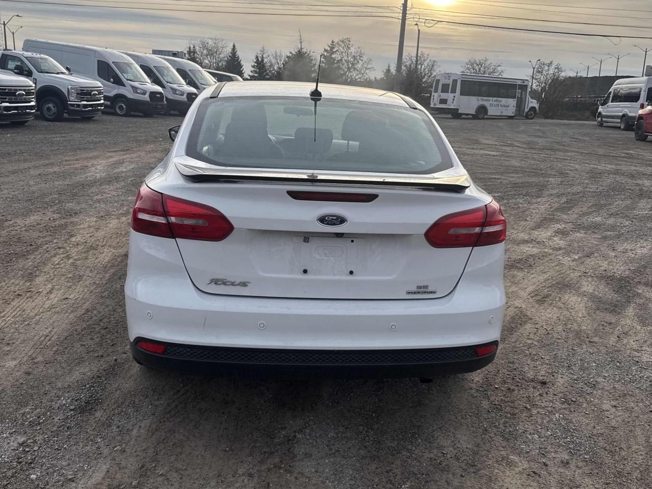 2016 Ford Focus SE - LOW KM, HEATED SEATS & STEERING WHEEL! CLEAN! Photo6