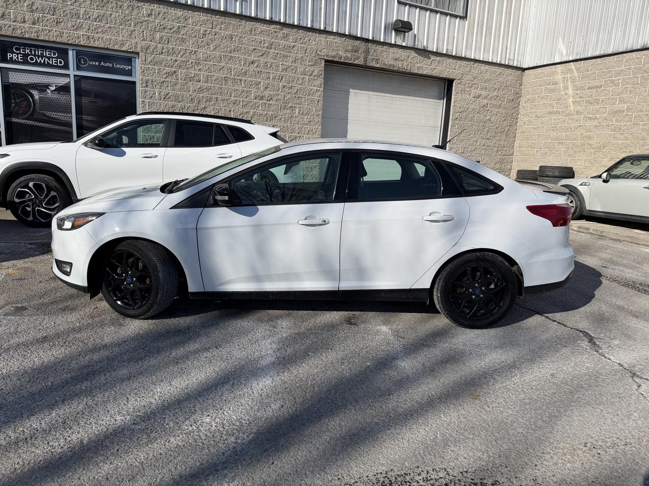 2016 Ford Focus SE - LOW KM, HEATED SEATS & STEERING WHEEL! CLEAN! Photo3