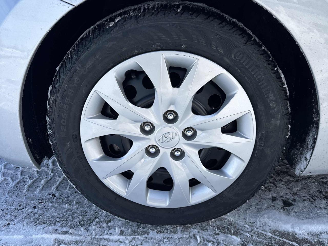 2015 Hyundai Elantra GL - ONLY 38,000KM!! AUTO, HEATED SEATS, A/C!! Photo31