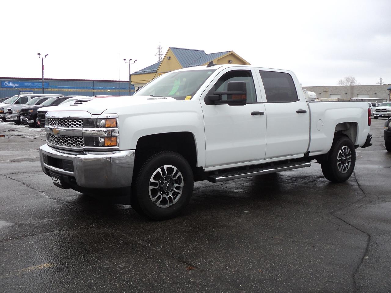 2019 Chevrolet Silverado 3500 HD WT CrewCab 4WD 6.6L8cylDiesel 6'7"Box Photo1