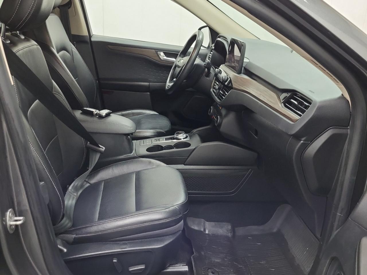 2020 Ford Escape TITANIUM HYBRID AWD - Blind Spot Monitor !! Photo