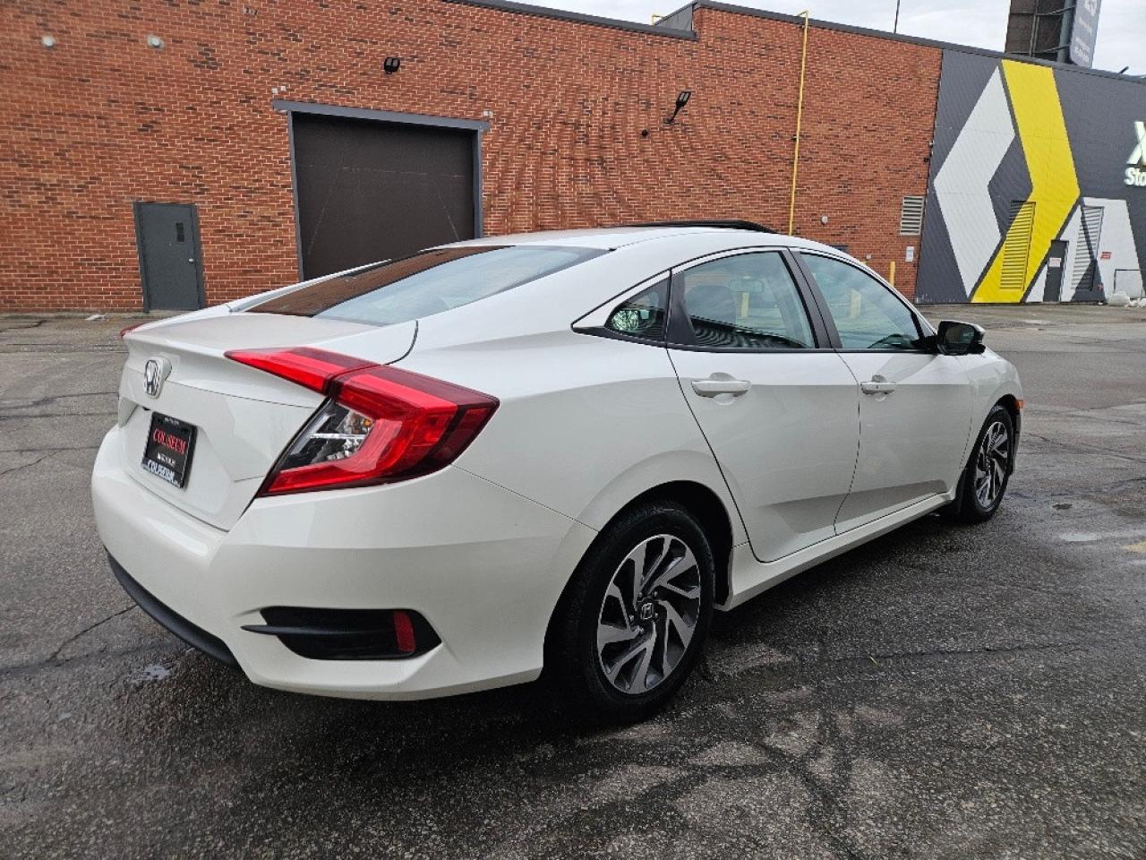 2018 Honda Civic EX **AUTO-ROOF-CAMERA-REMOTE START** Photo4