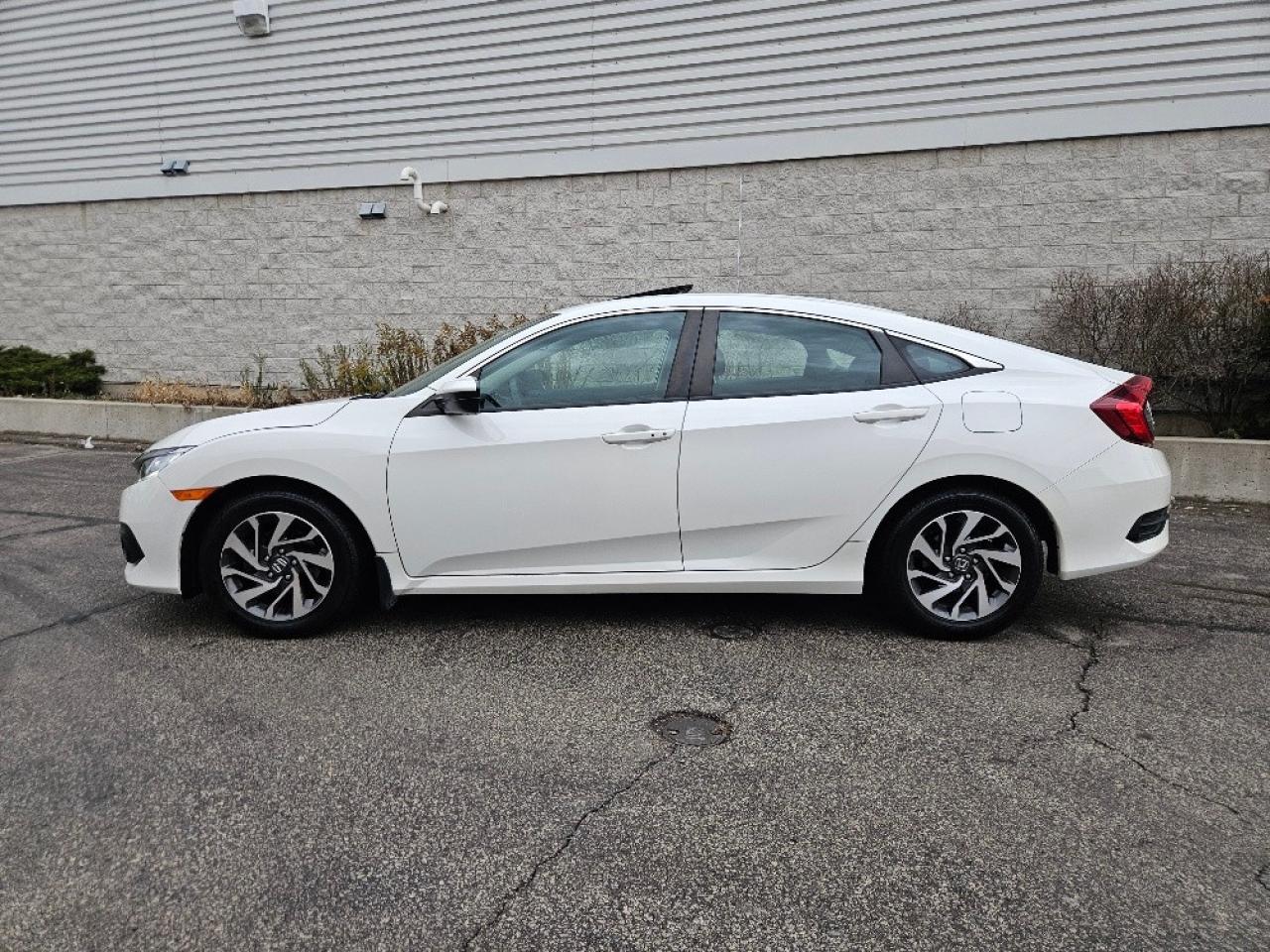 2018 Honda Civic EX **AUTO-ROOF-CAMERA-REMOTE START** Photo