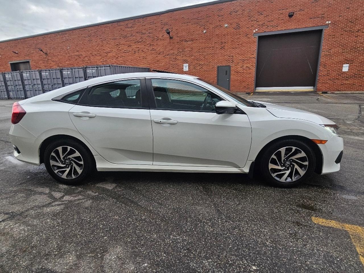 2018 Honda Civic EX **AUTO-ROOF-CAMERA-REMOTE START** Photo