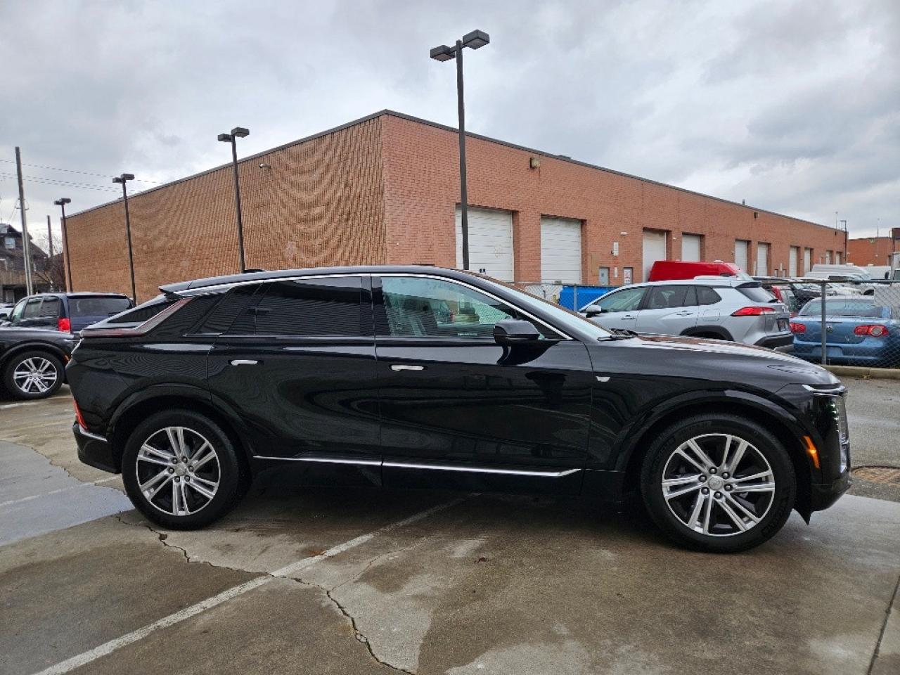 2024 Cadillac LYRIQ 1 OWNER-NO ACCIDENTS-505KM RANGE-CERTIFIED Photo