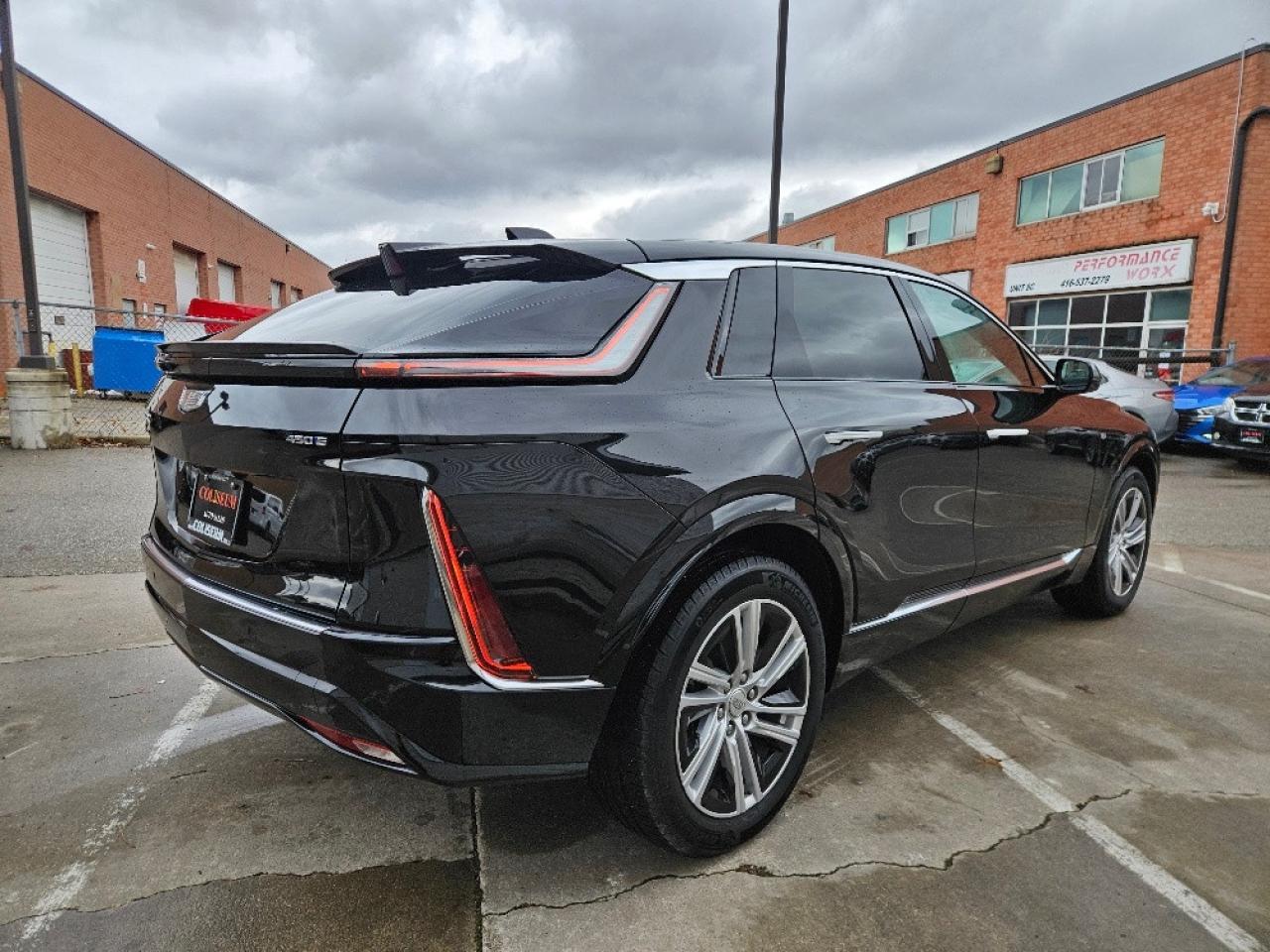 2024 Cadillac LYRIQ 1 OWNER-NO ACCIDENTS-505KM RANGE-CERTIFIED Photo