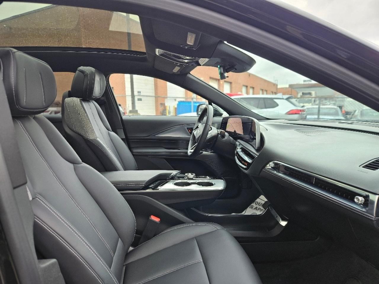 2024 Cadillac LYRIQ 1 OWNER-NO ACCIDENTS-505KM RANGE-CERTIFIED Photo