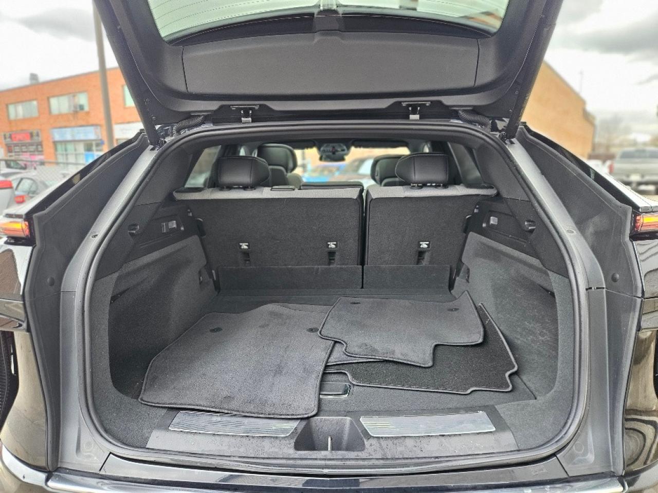 2024 Cadillac LYRIQ 1 OWNER-NO ACCIDENTS-505KM RANGE-CERTIFIED Photo