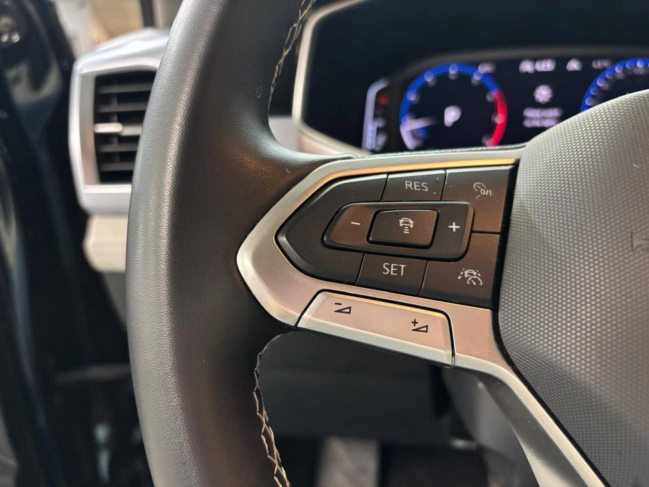 2025 Volkswagen Taos Comfortline 4Motion Photo4