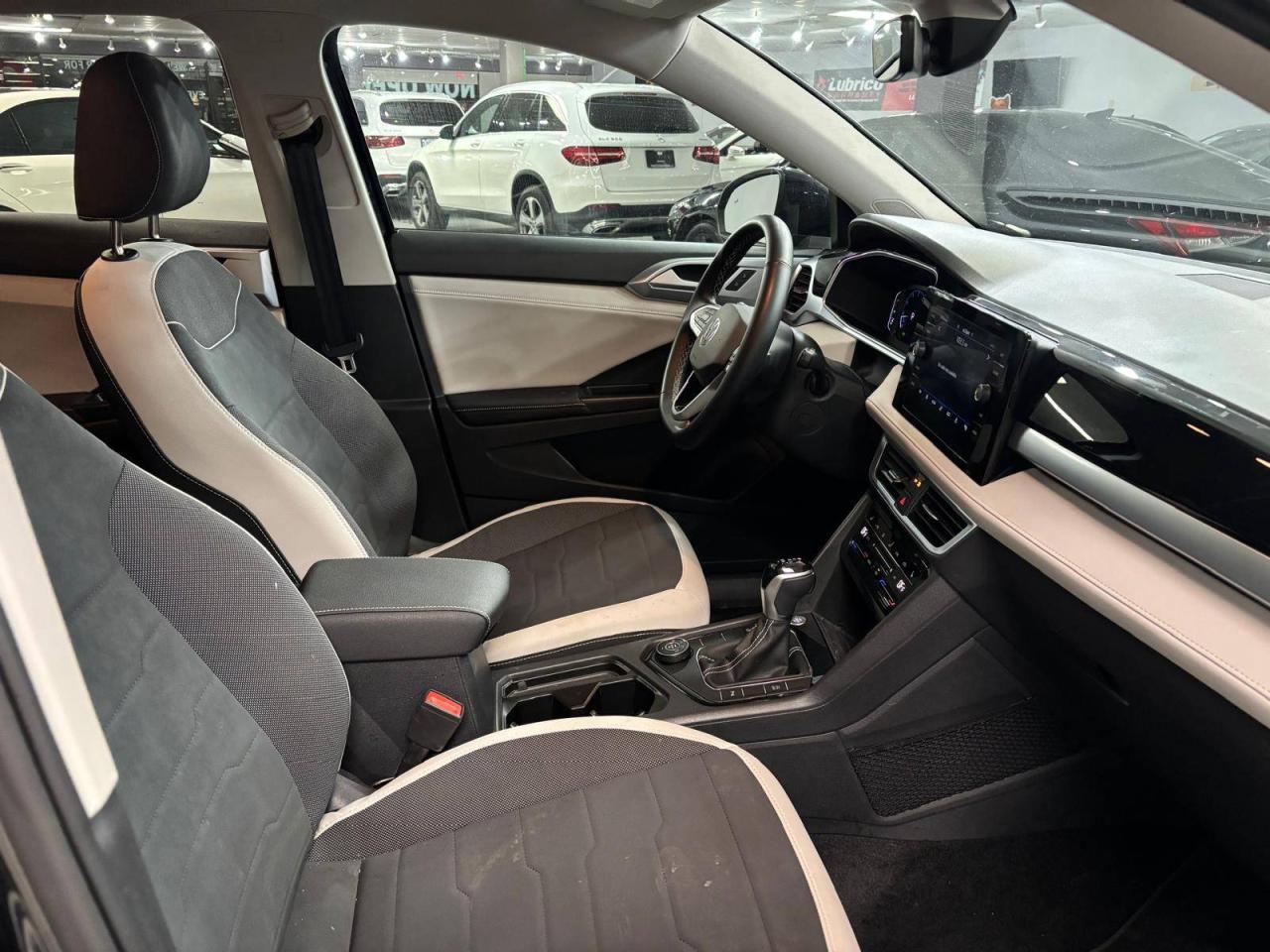 2025 Volkswagen Taos Comfortline 4Motion Photo