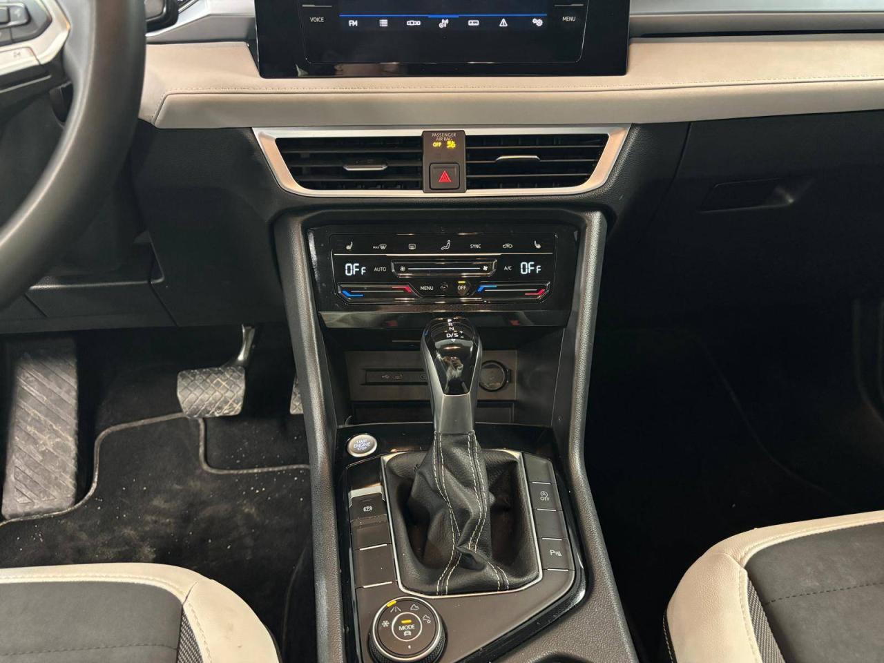 2025 Volkswagen Taos Comfortline 4Motion Photo