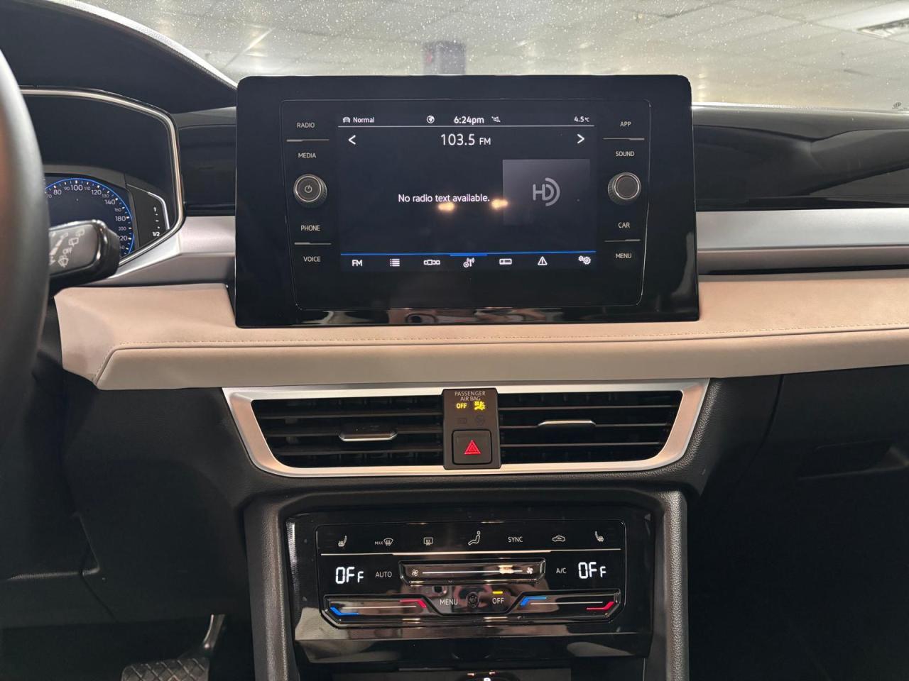 2025 Volkswagen Taos Comfortline 4Motion Photo