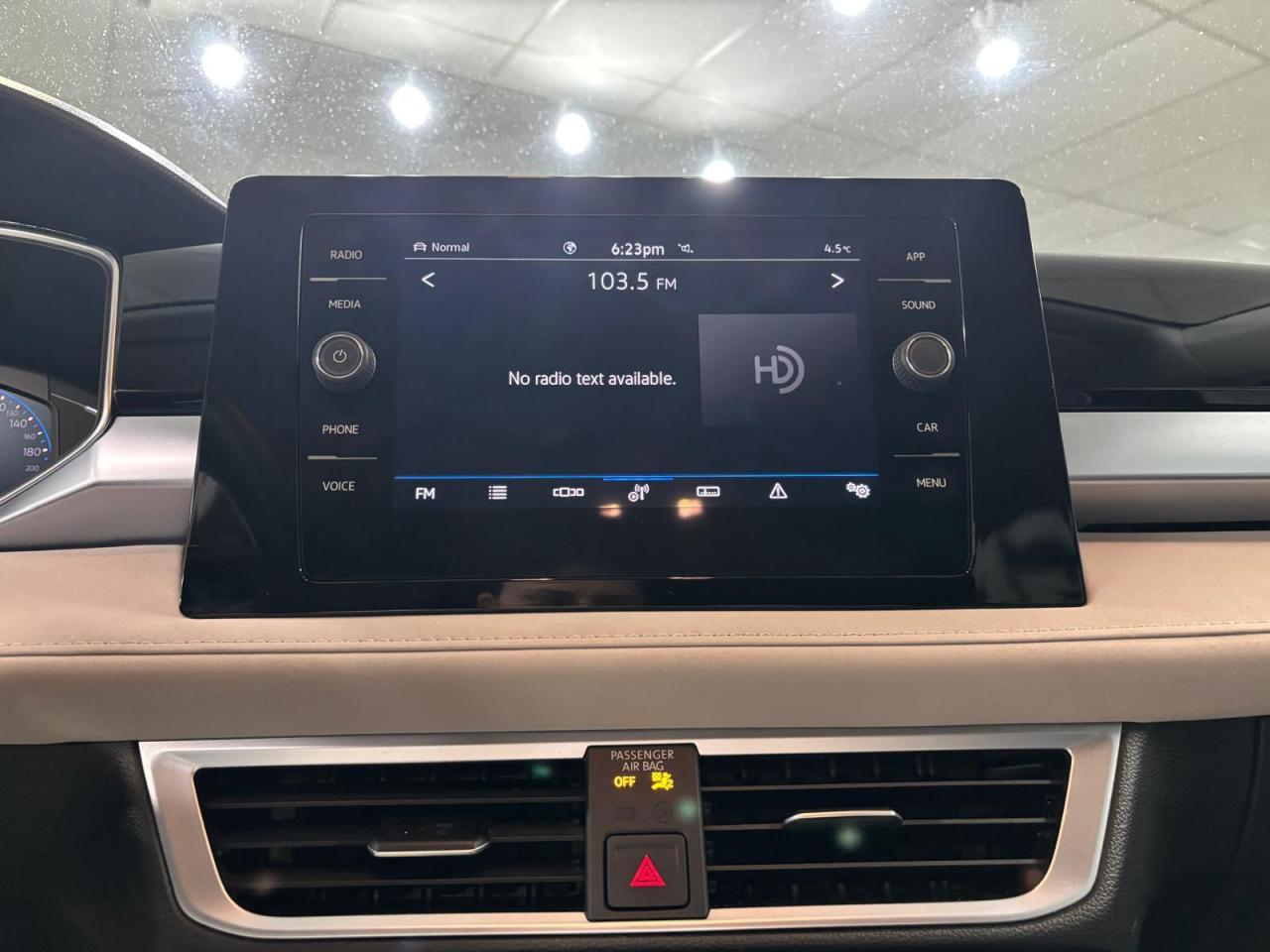 2025 Volkswagen Taos Comfortline 4Motion Photo