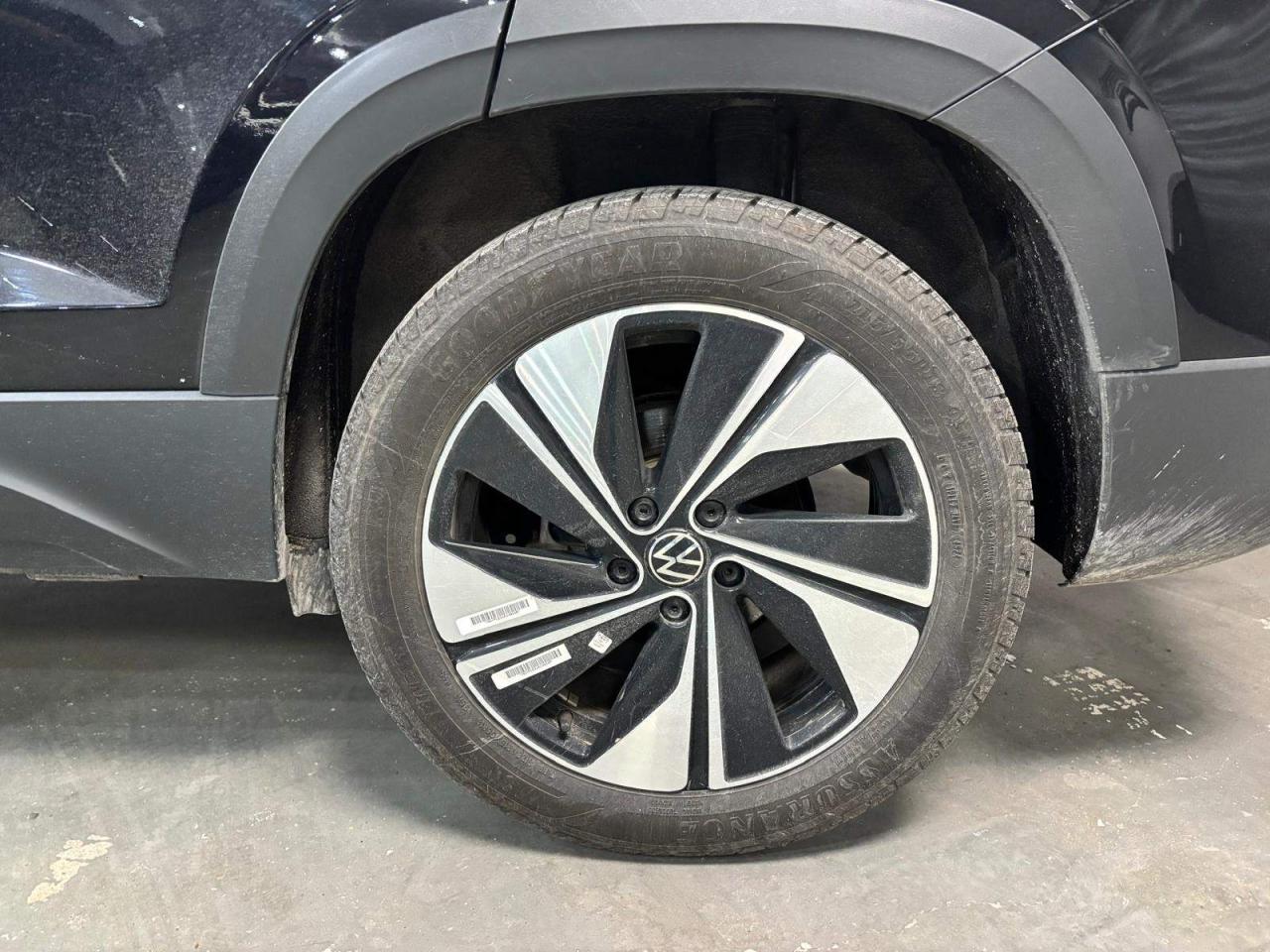 2025 Volkswagen Taos Comfortline 4Motion Photo