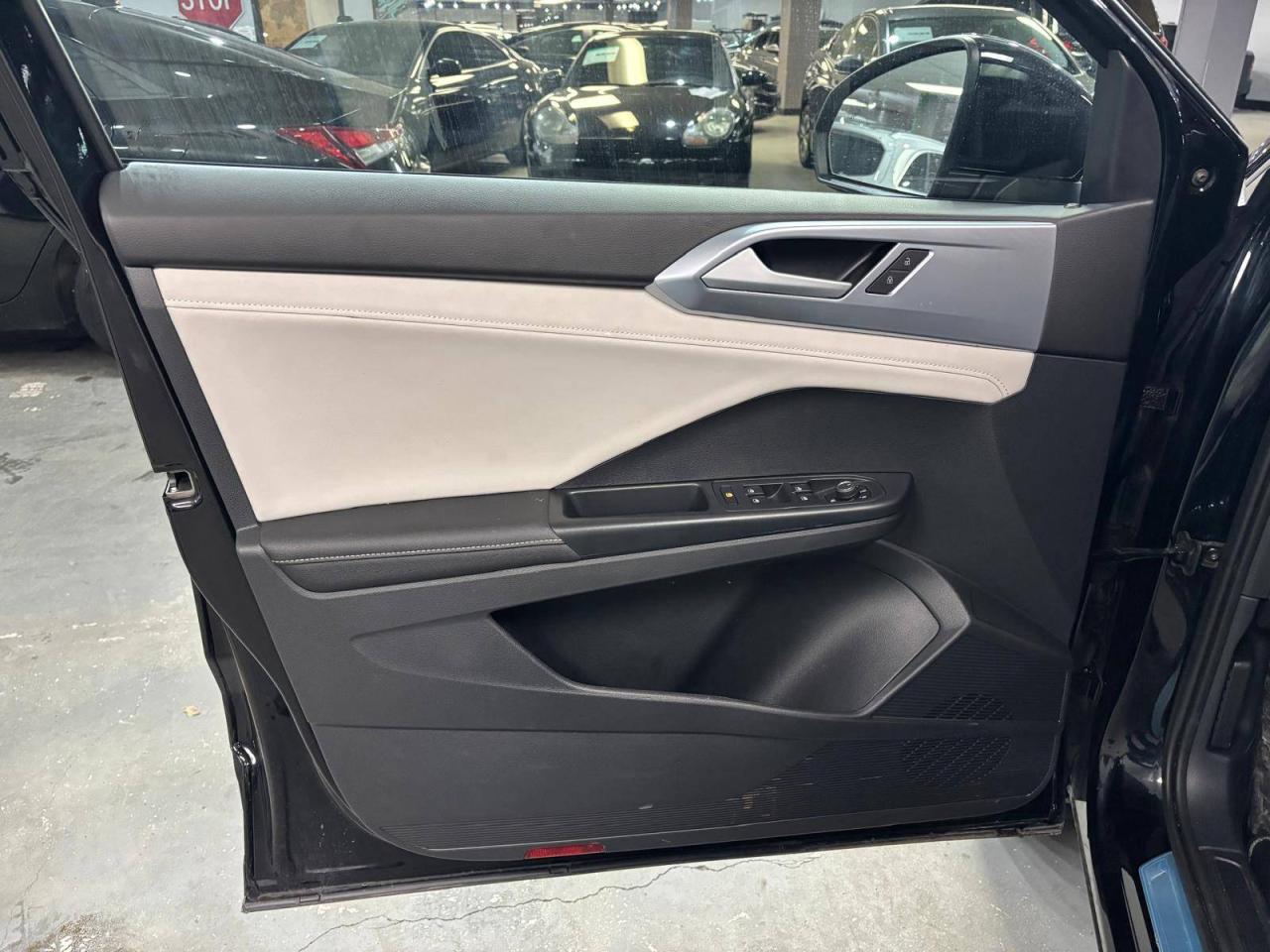 2025 Volkswagen Taos Comfortline 4Motion Photo