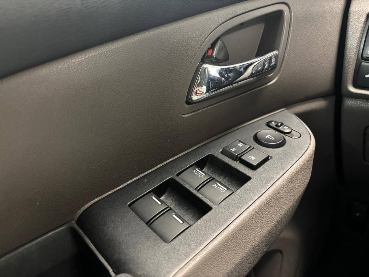 2016 Honda Odyssey 4dr Wgn EX-L w/RES 21 SERVICE RECORDS, 8 PASSENGERS  $0 % DOWN FINANCE OAC Photo