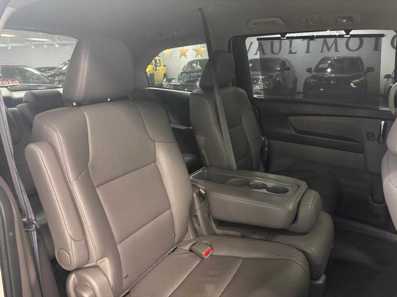 2016 Honda Odyssey 4dr Wgn EX-L w/RES 21 SERVICE RECORDS, 8 PASSENGERS  $0 % DOWN FINANCE OAC Photo