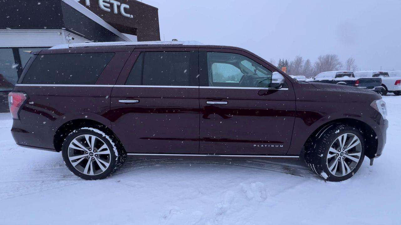 2020 Ford Expedition Max Platinum 4X4, 7 PASSENGER, MOONROOF, HEATED LEATHER SEATS, BACK UP CAM, NAV, POWER LIFTGATE!! Photo