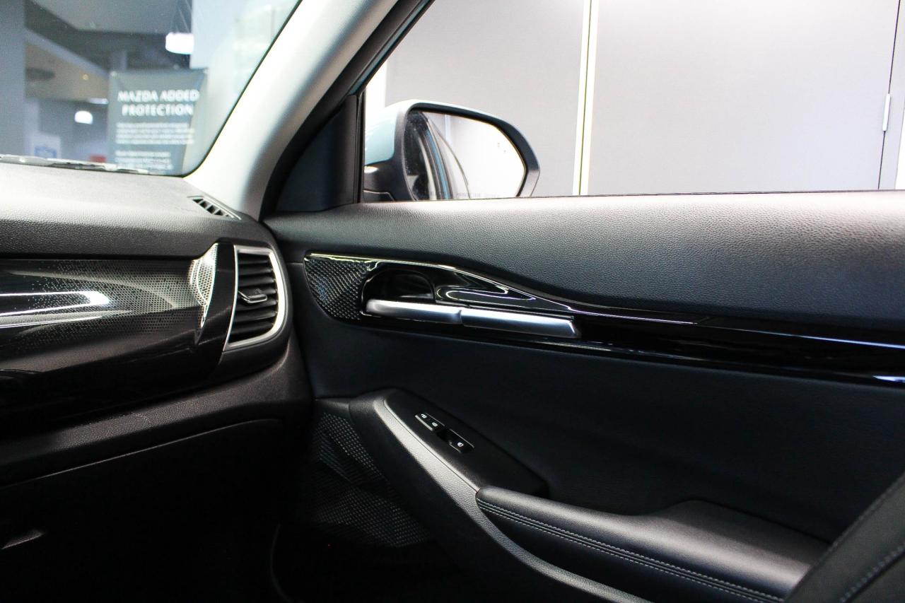 2025 Kia Seltos EX HEATED SEATS/STEERING WHEEL - APPLE CARPLAY AND ANDROID AUTO - LEATHERETTE SEATING Photo