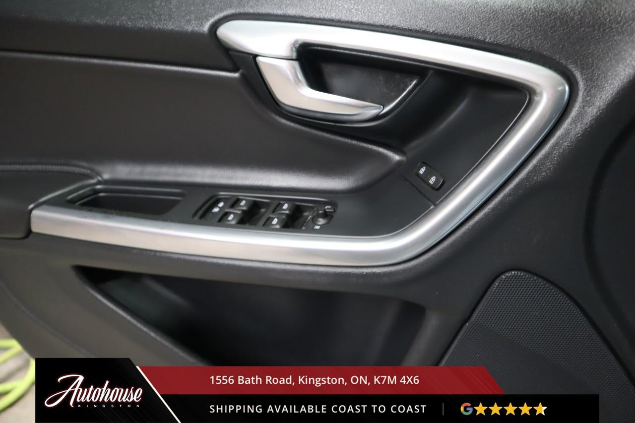 2017 Volvo V60 Cross Country T5 POWER SUNROOF - LEATHER Photo