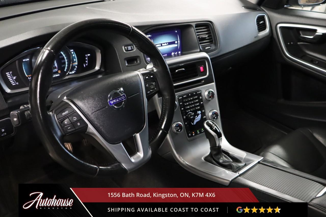 2017 Volvo V60 Cross Country T5 POWER SUNROOF - LEATHER Photo