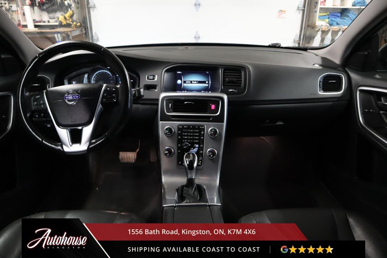 2017 Volvo V60 Cross Country T5 POWER SUNROOF - LEATHER Photo