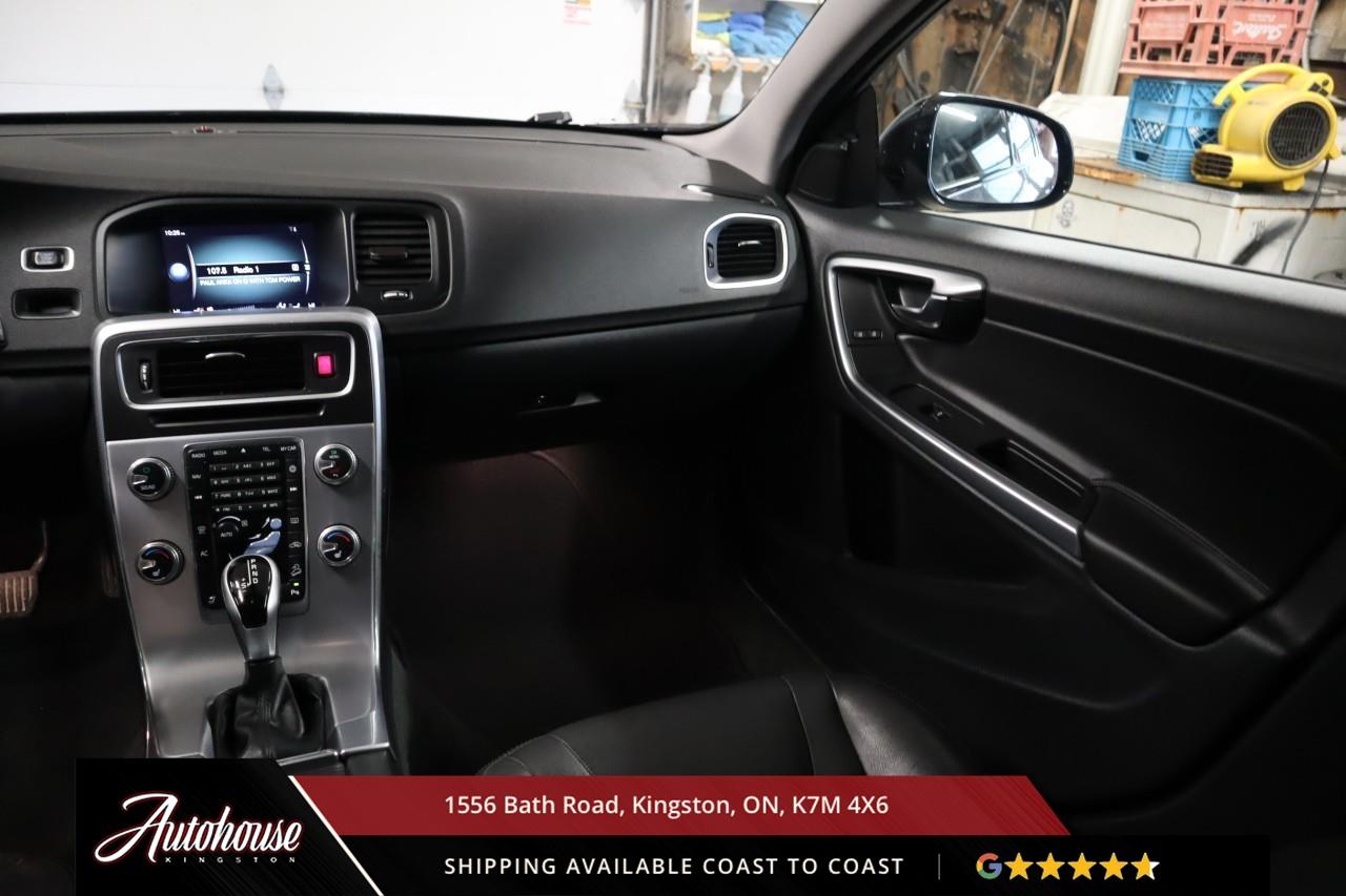 2017 Volvo V60 Cross Country T5 POWER SUNROOF - LEATHER Photo
