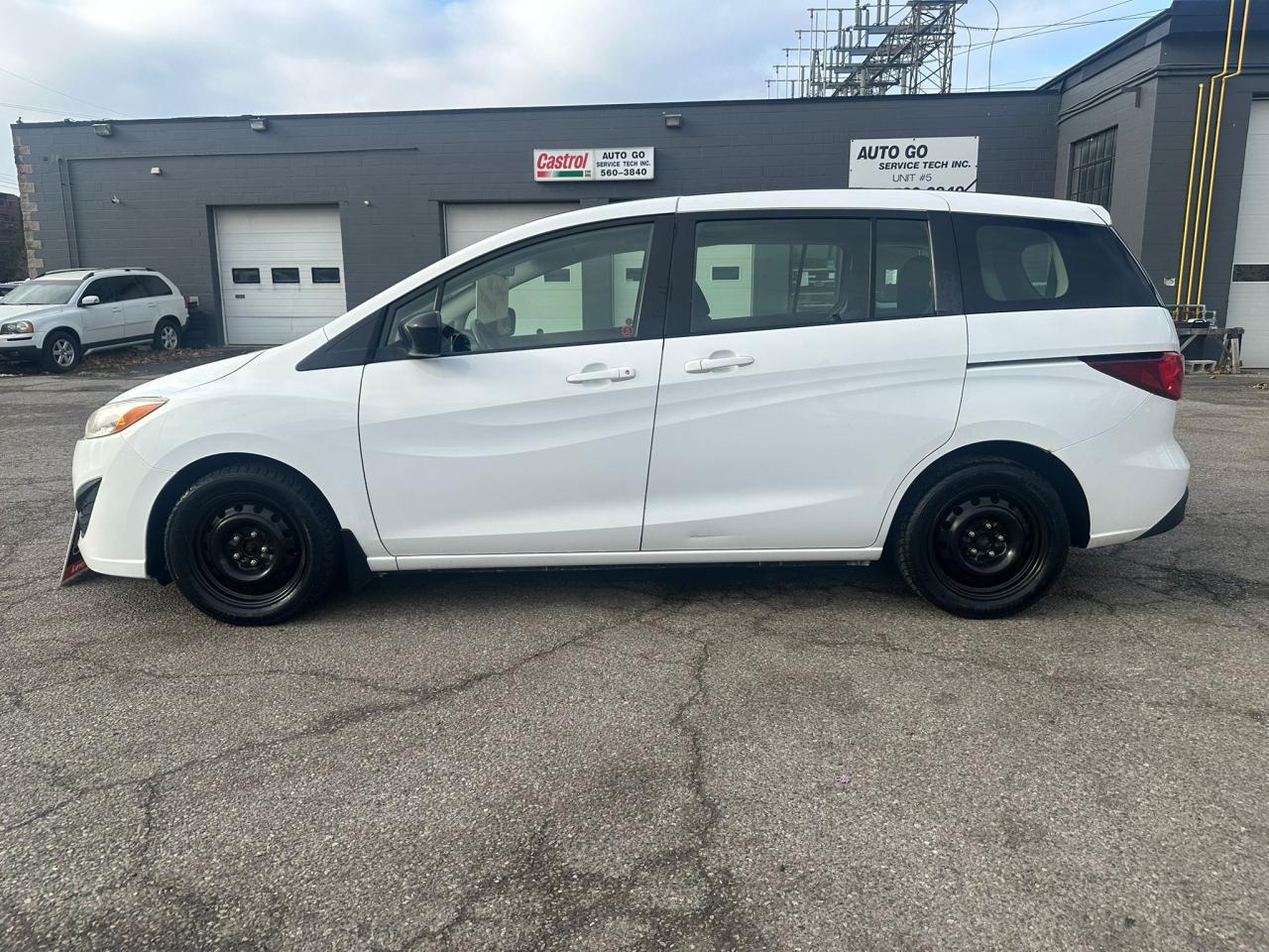 2012 Mazda MAZDA5 GS Photo