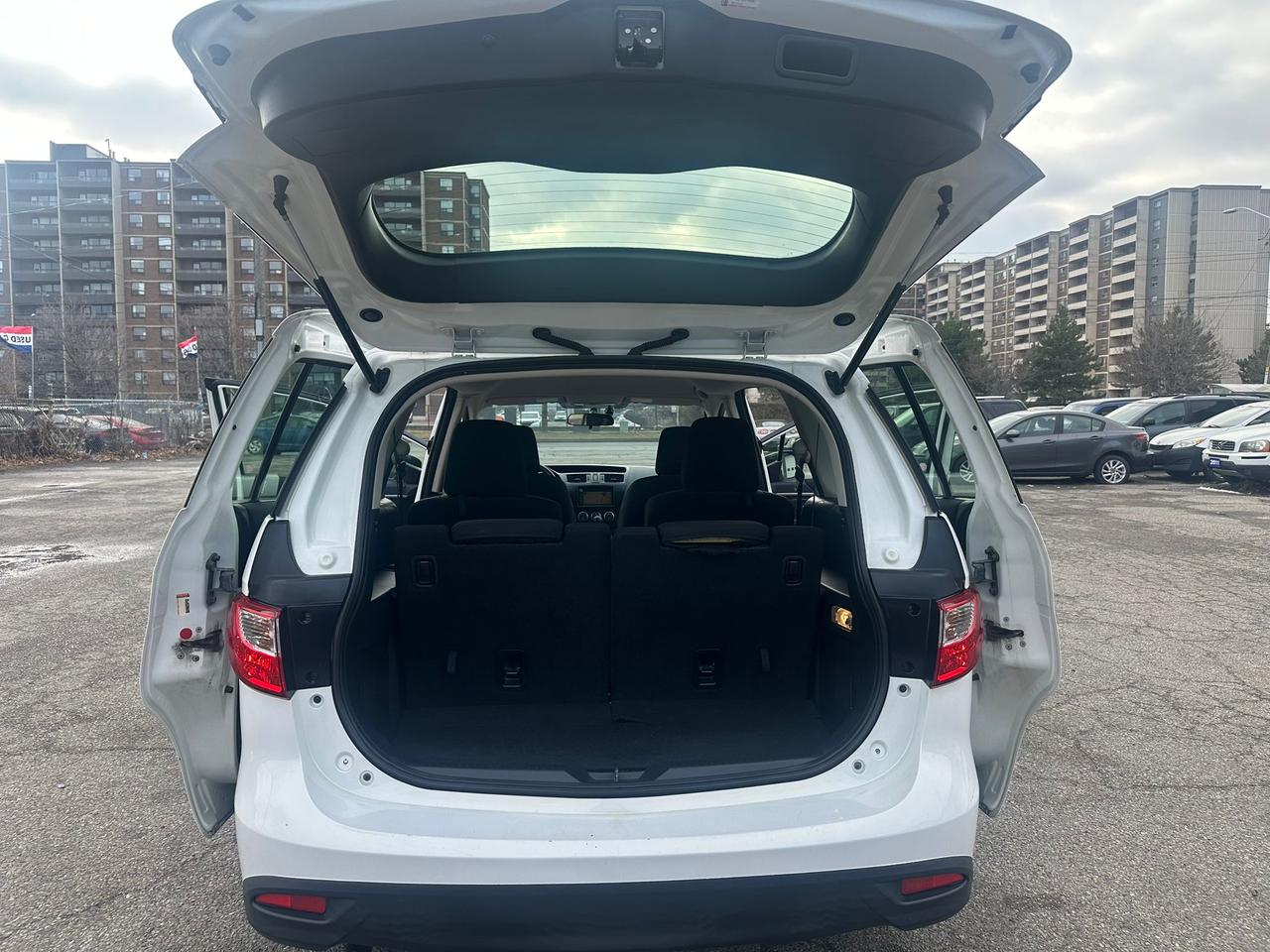 2012 Mazda MAZDA5 GS Photo