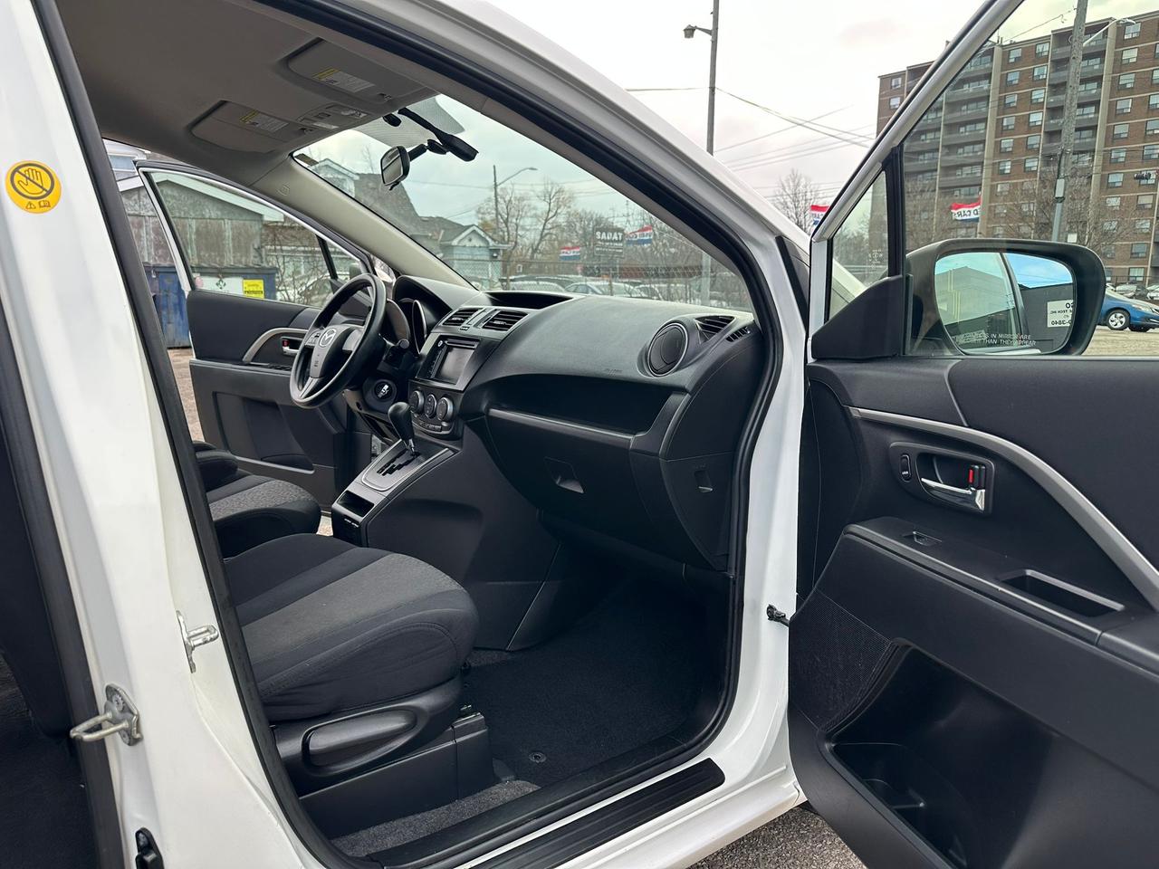 2012 Mazda MAZDA5 GS Photo