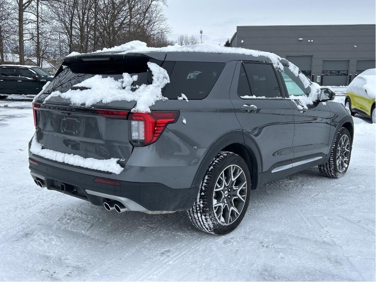 2025 Ford Explorer Platinum 4WD Photo4