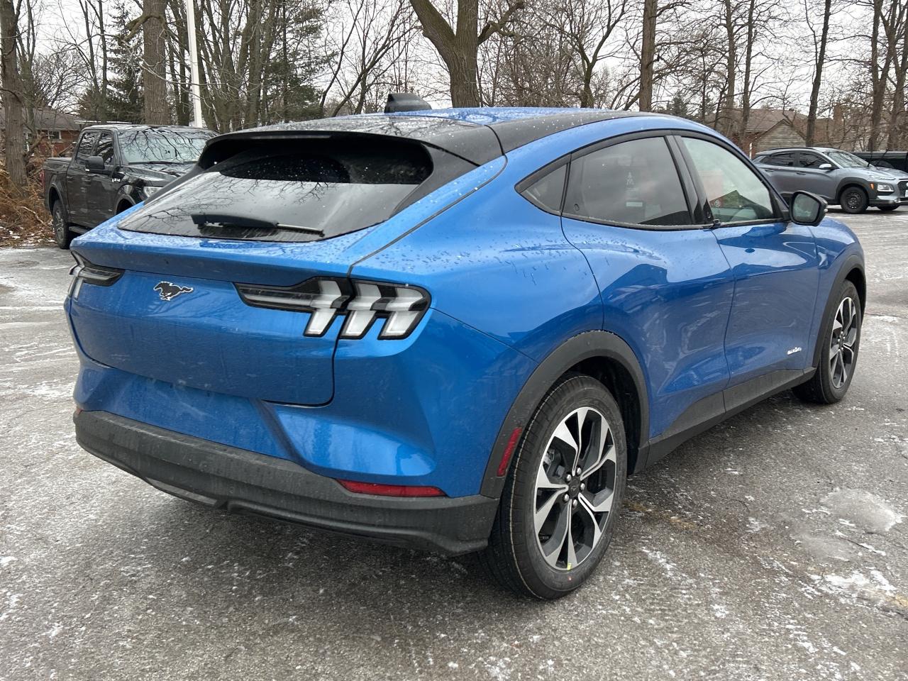 2025 Ford Mustang Mach-E SELECT AWD 100A Photo