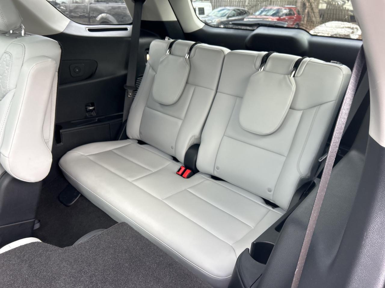 2025 Ford Explorer Platinum 4WD Photo