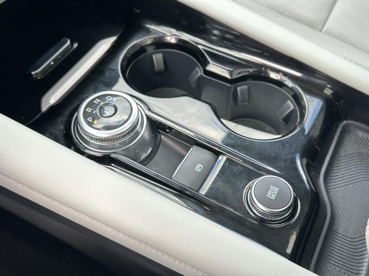 2025 Ford Explorer Platinum 4WD Photo