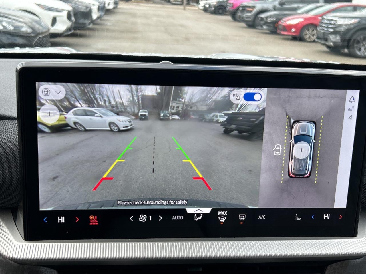 2025 Ford Explorer Platinum 4WD Photo