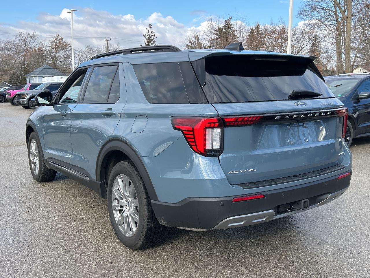 2025 Ford Explorer Active 4WD Photo